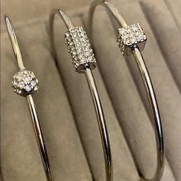 Lia Sophia "Treasure Trove" Set of 3 w/Cut Crystals Bangle Bracelet Silver Tone - Picture 2 of 3